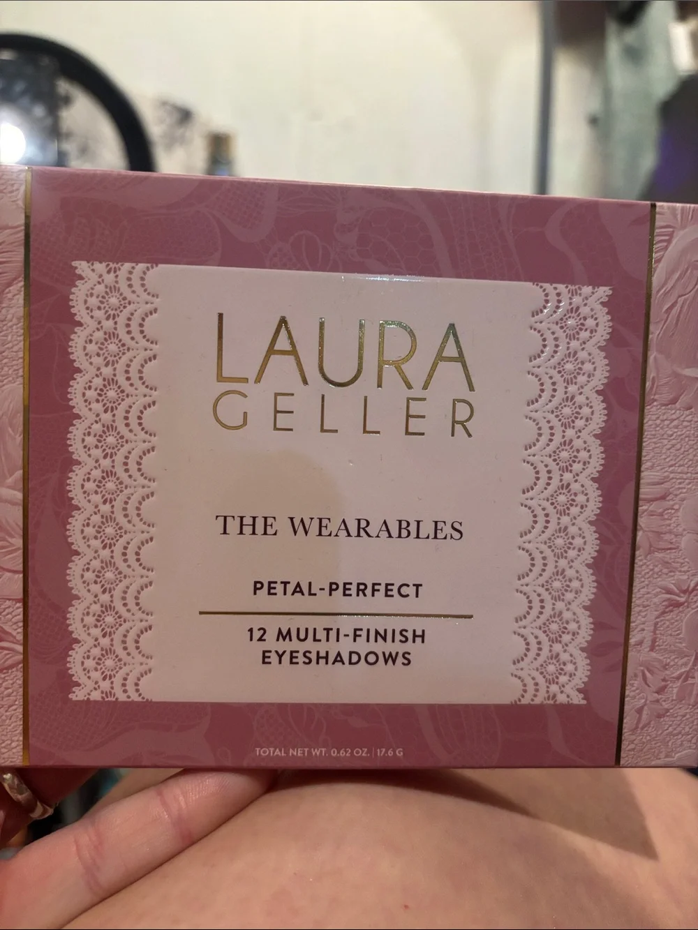NIB Laura Geller Petal-Perfect Eyeshadow Palette 12 shades